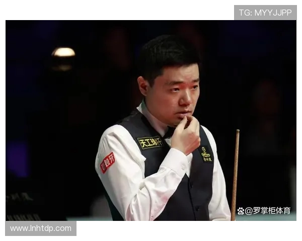 丁俊晖与迈克尔怀特激战正酣乒乓球场上的巅峰对决引发热议